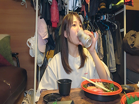 1K中出し部屋呑みドキュメント　２０歳現役女子大生の関西弁新人・流川莉央ちゃん　サンプル画像10